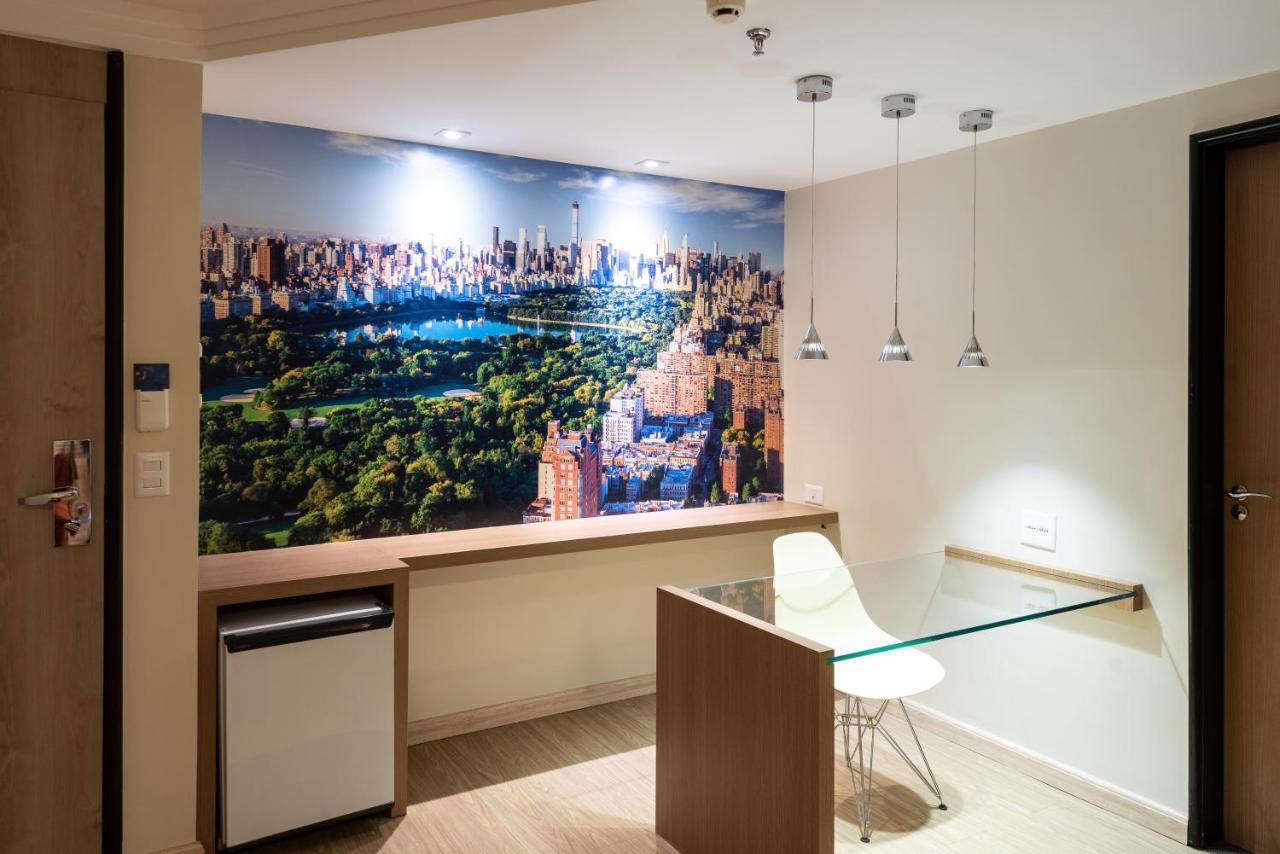 Manhattan Plaza Hotel 4*