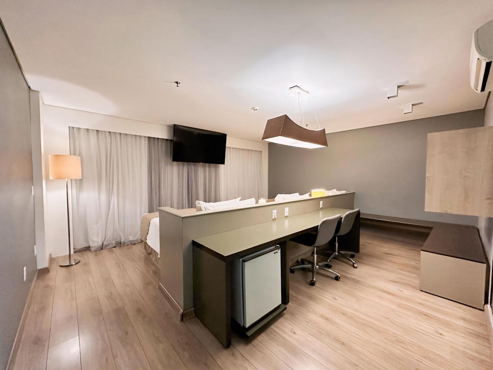 Manhattan Plaza Hotel