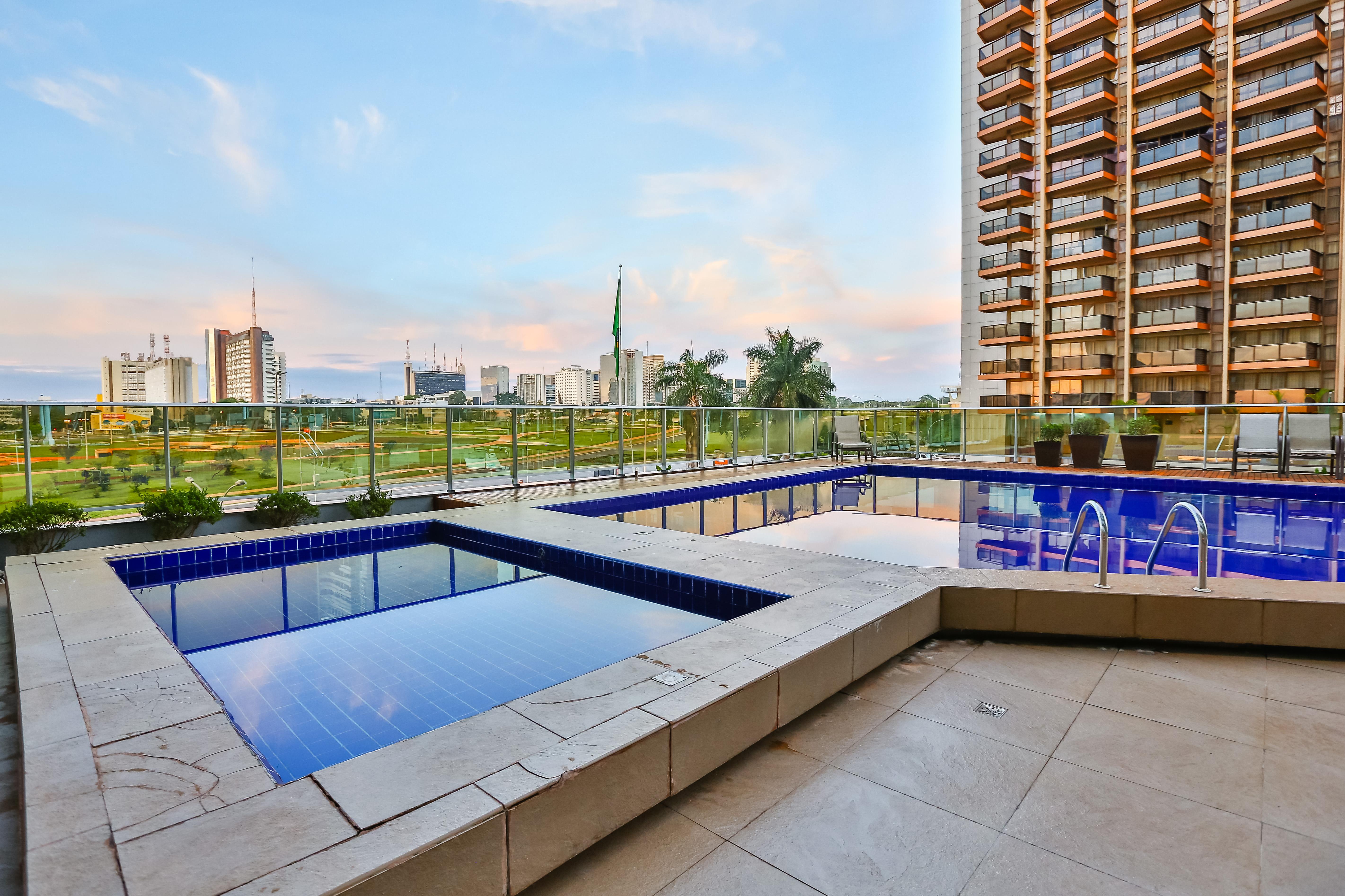 Manhattan Plaza Hotel 4*